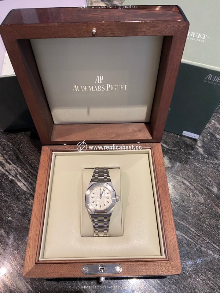 Audemars Piguet Royal Oak Lady Womens watch Quartz Steel 67620ST.OO.D010CA.01