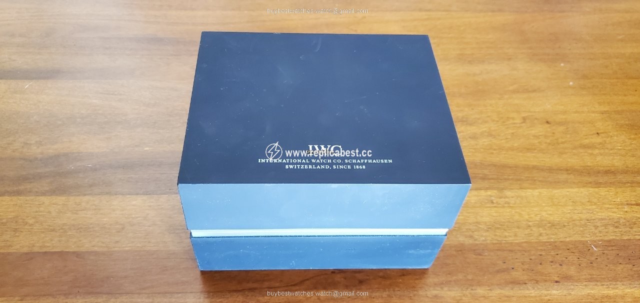 IWC Ingenieur Automatic Mens watch Unisex Automatic Steel IW323904