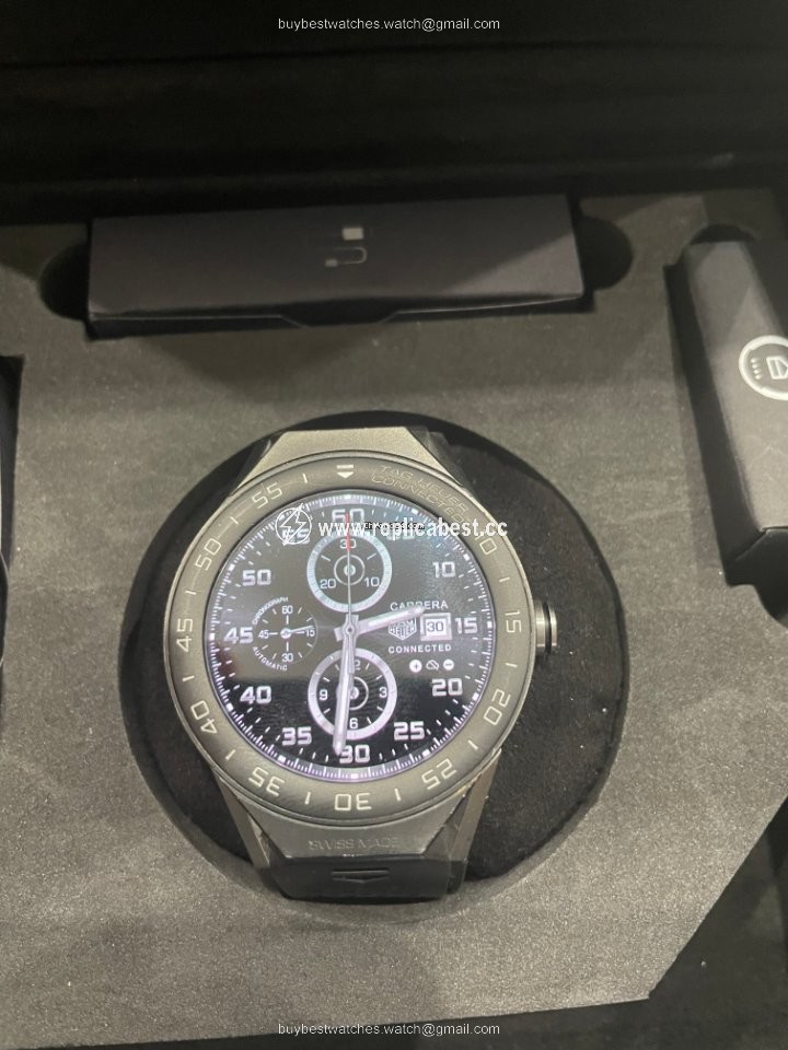 TAG Heuer Connected Mens watch Unisex Quartz Titanium SBF8A8001.11FT6076