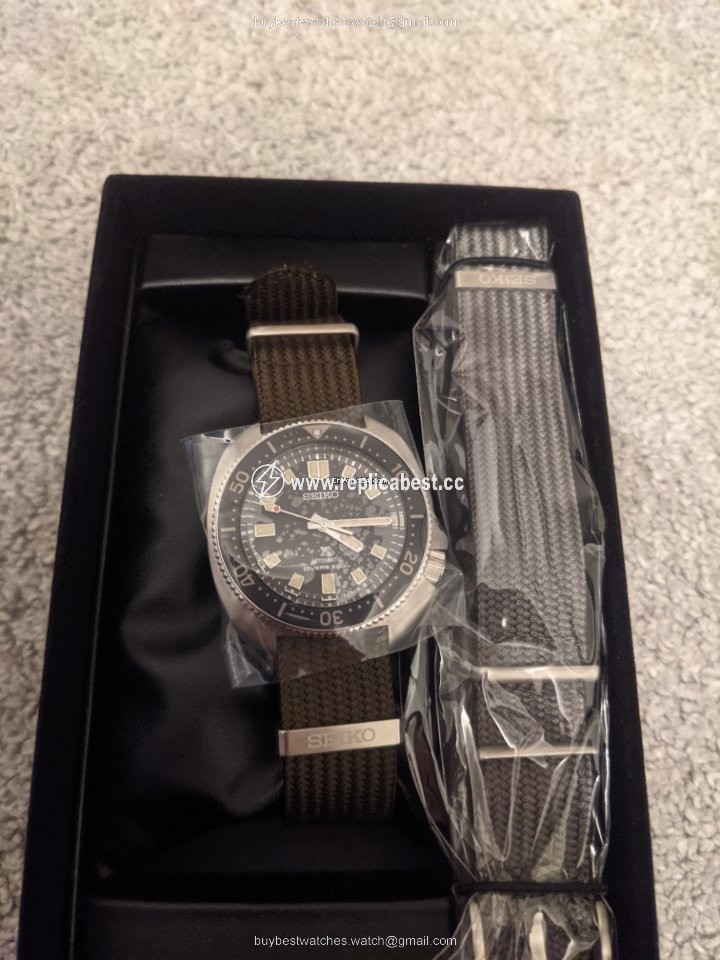 Seiko Prospex Mens watch Unisex Automatic Steel SPB237J1