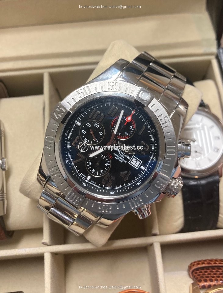 Breitling Super Avenger II Mens watch Unisex Automatic Steel A1337111 BC28 168A