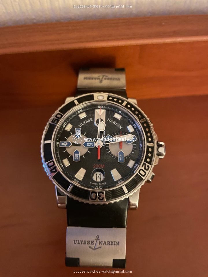 Ulysse Nardin Maxi Marine Diver Mens watch Unisex Automatic Steel 8003-102