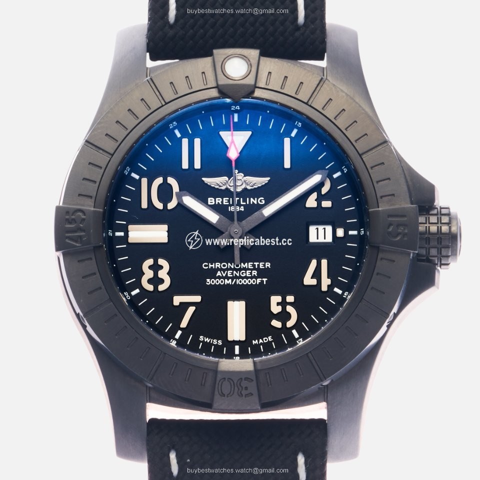 Breitling Avenger Mens watch Unisex Automatic Titanium V17319101B1X1