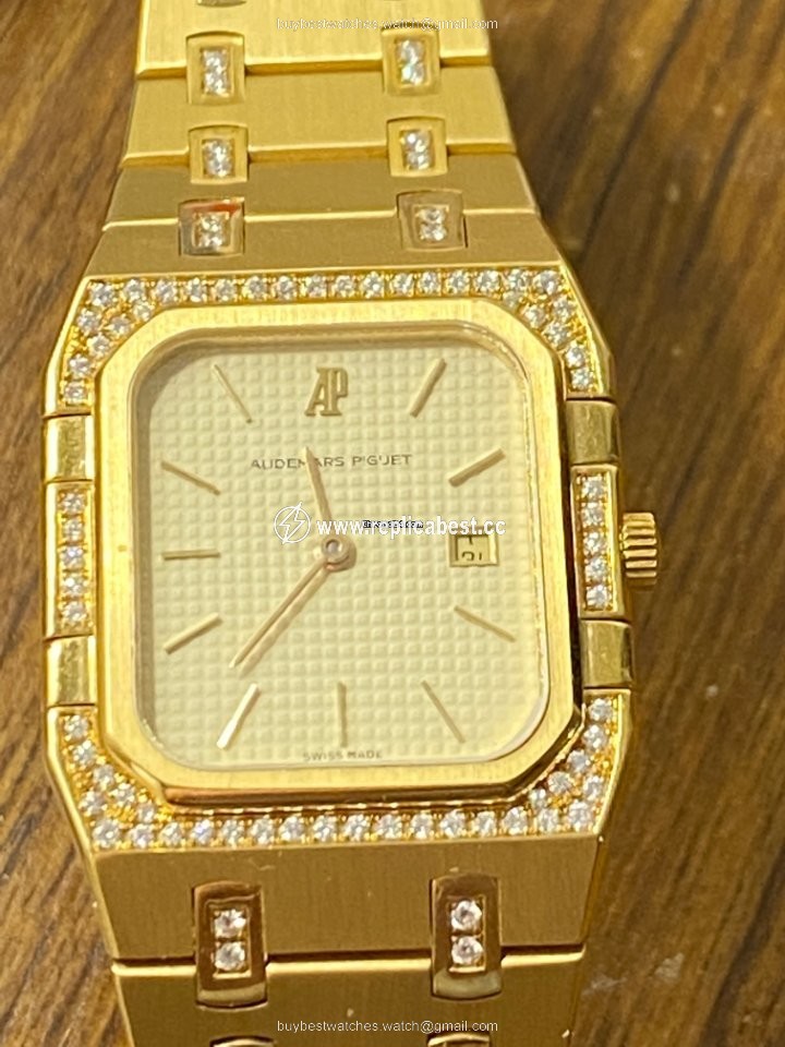 Audemars Piguet Royal Oak Mens watch Unisex Quartz Yellow gold 6005