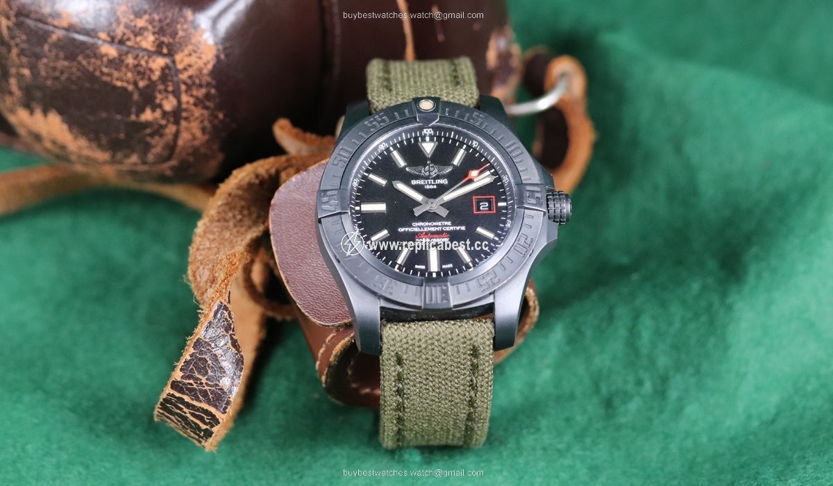 Breitling Avenger Blackbird 44 Automatic Titanium V1731110  BD74