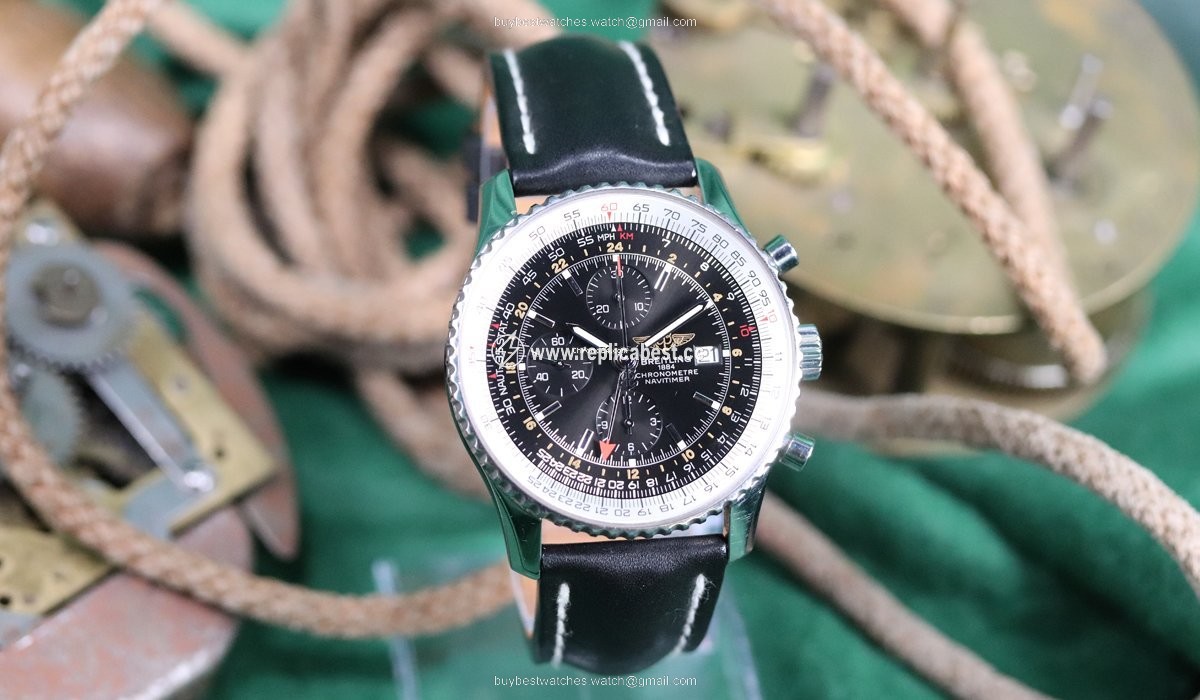 Breitling Navitimer World Automatic Steel A24322