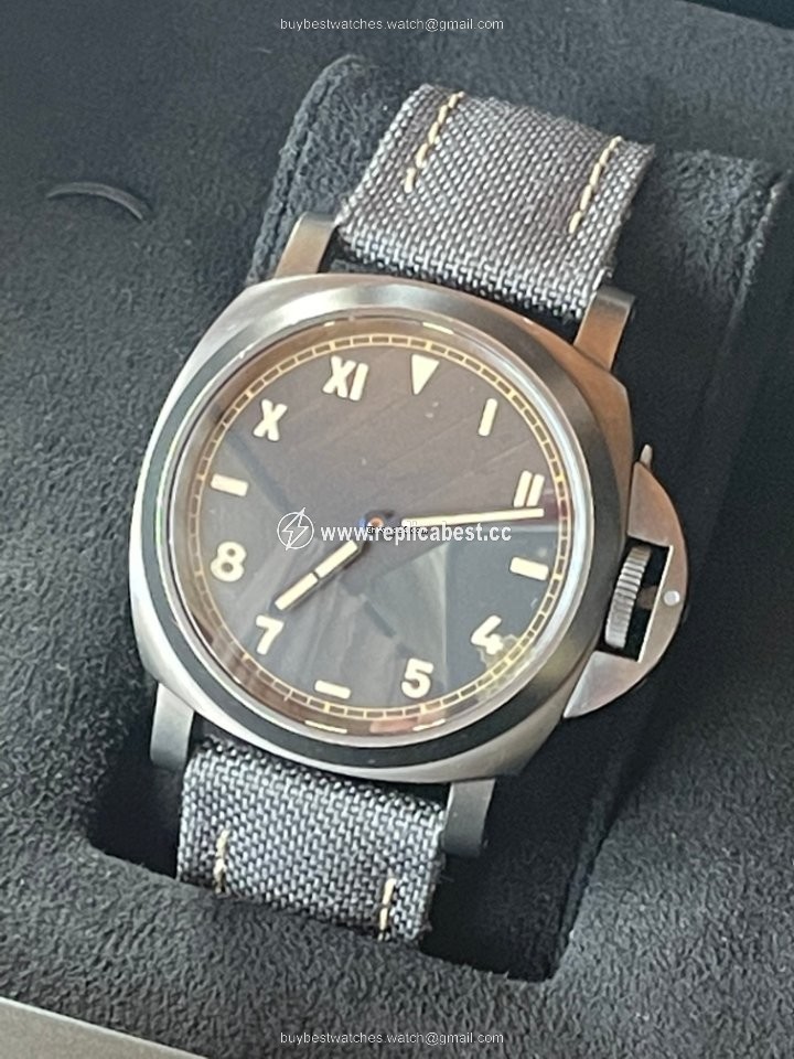 Panerai Luminor Mens watch Unisex Manual winding Titanium PAM779