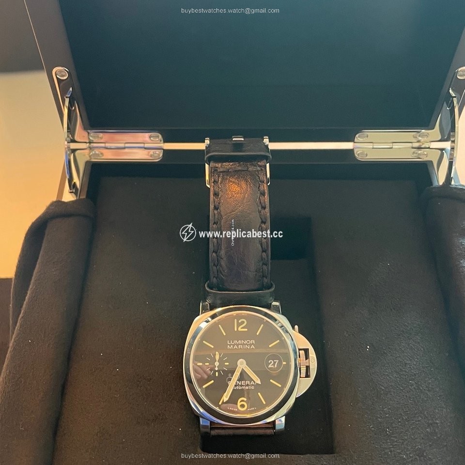 Panerai Luminor Marina Automatic Mens watch Unisex Automatic Steel PAM 01048