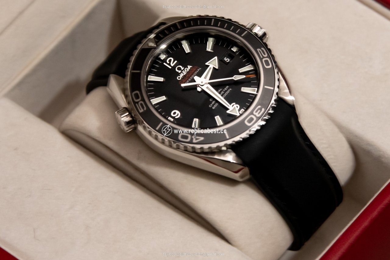 Omega Seamaster Planet Ocean Mens watch Unisex Automatic Steel 232.32.46.21.01.003