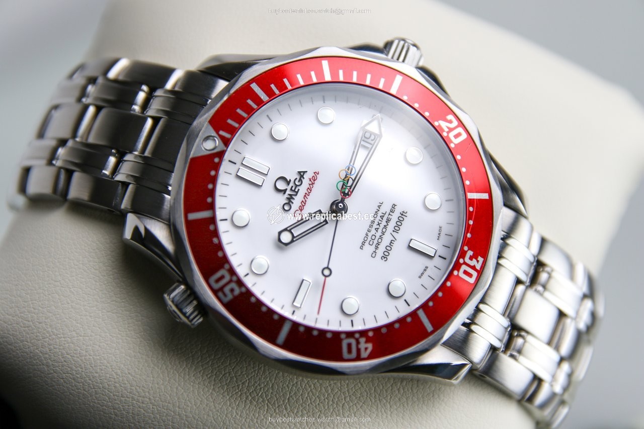 Omega Seamaster Diver 300 M Mens watch Unisex Automatic Steel 212.30.41.20.04.001