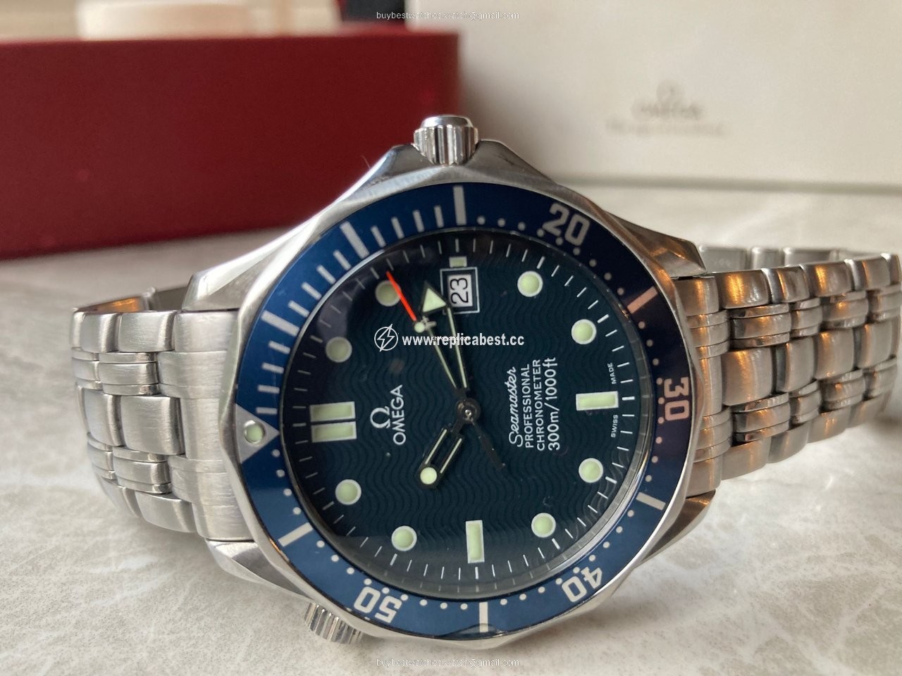 Omega Seamaster Diver 300 M Mens watch Unisex Automatic Steel 25318000