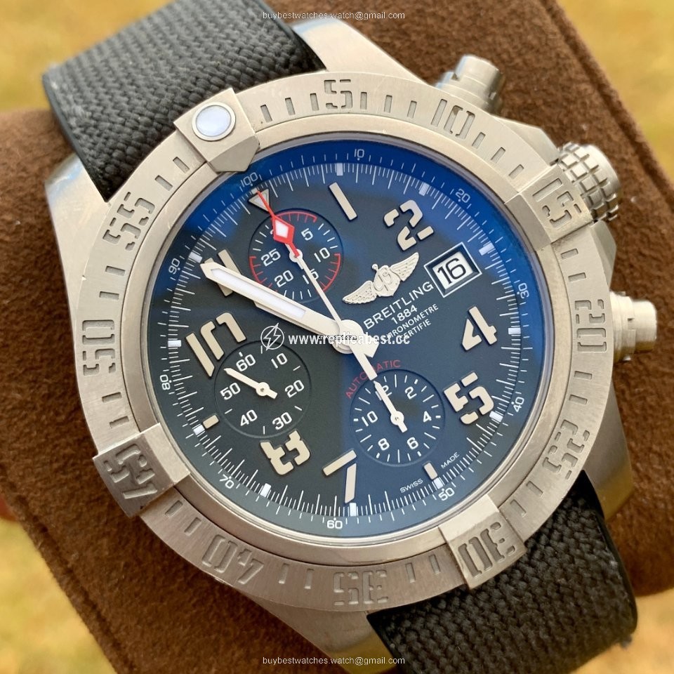 Breitling Avenger Bandit Mens watch Unisex Automatic Titanium E1338310 M534