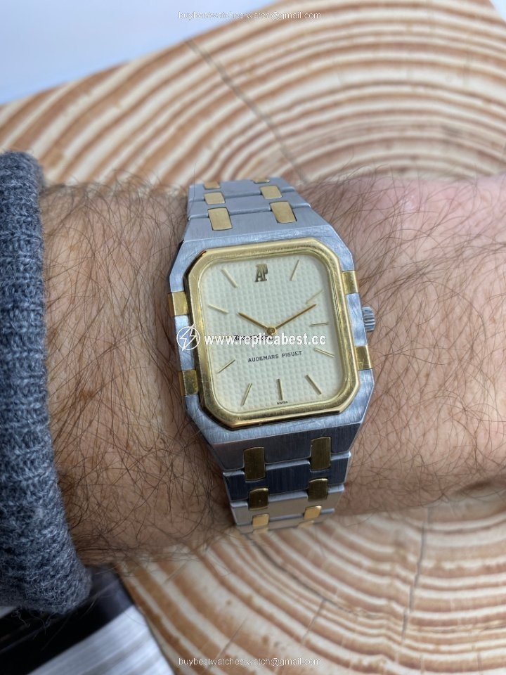 Audemars Piguet Royal Oak Mens watch Unisex Quartz Gold Steel 6009