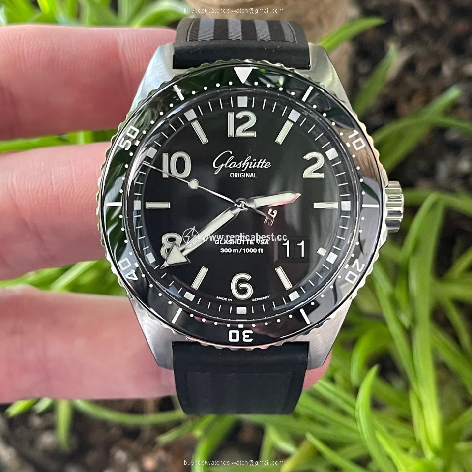Glashutte Original Mens watch Unisex Automatic Steel 1-36-13-01-80-33