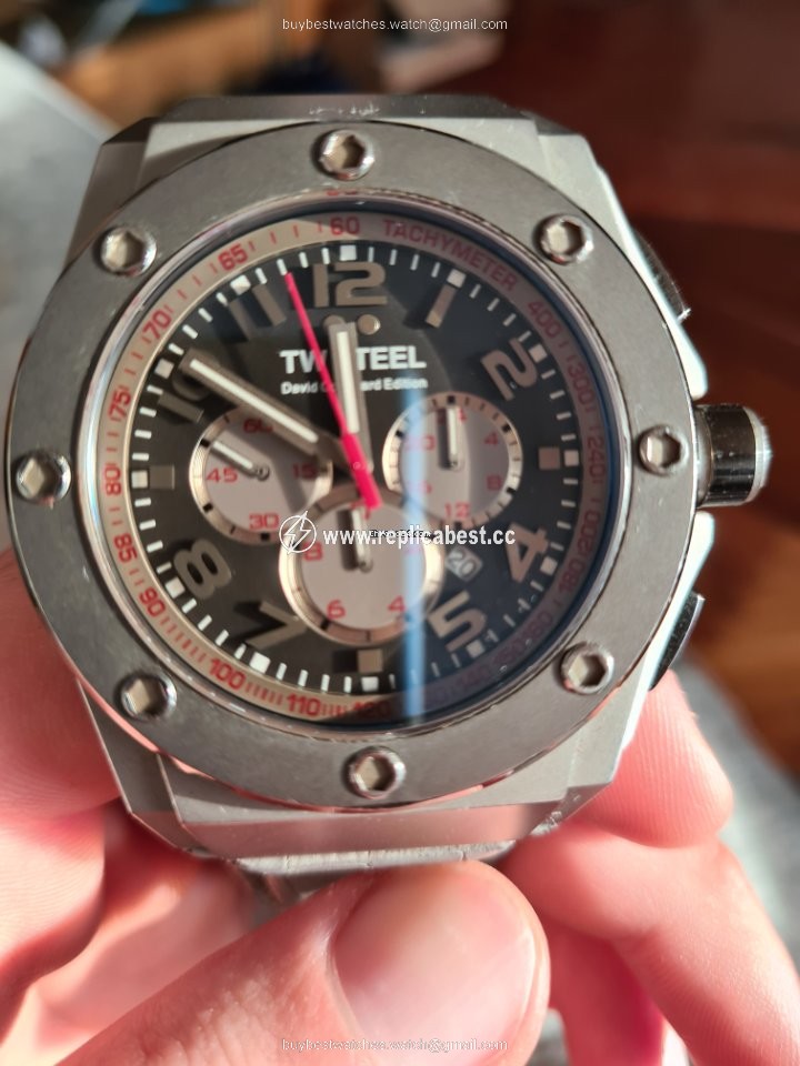 TW Steel Mens watch Unisex Quartz Titanium CE4002