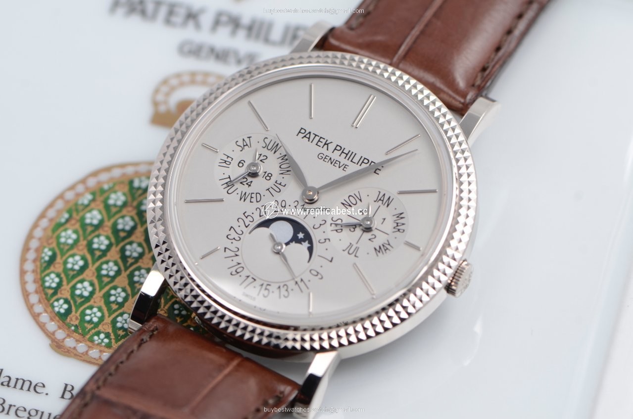 Patek Philippe Perpetual Calendar Mens watch Unisex Automatic White gold 5139G-001