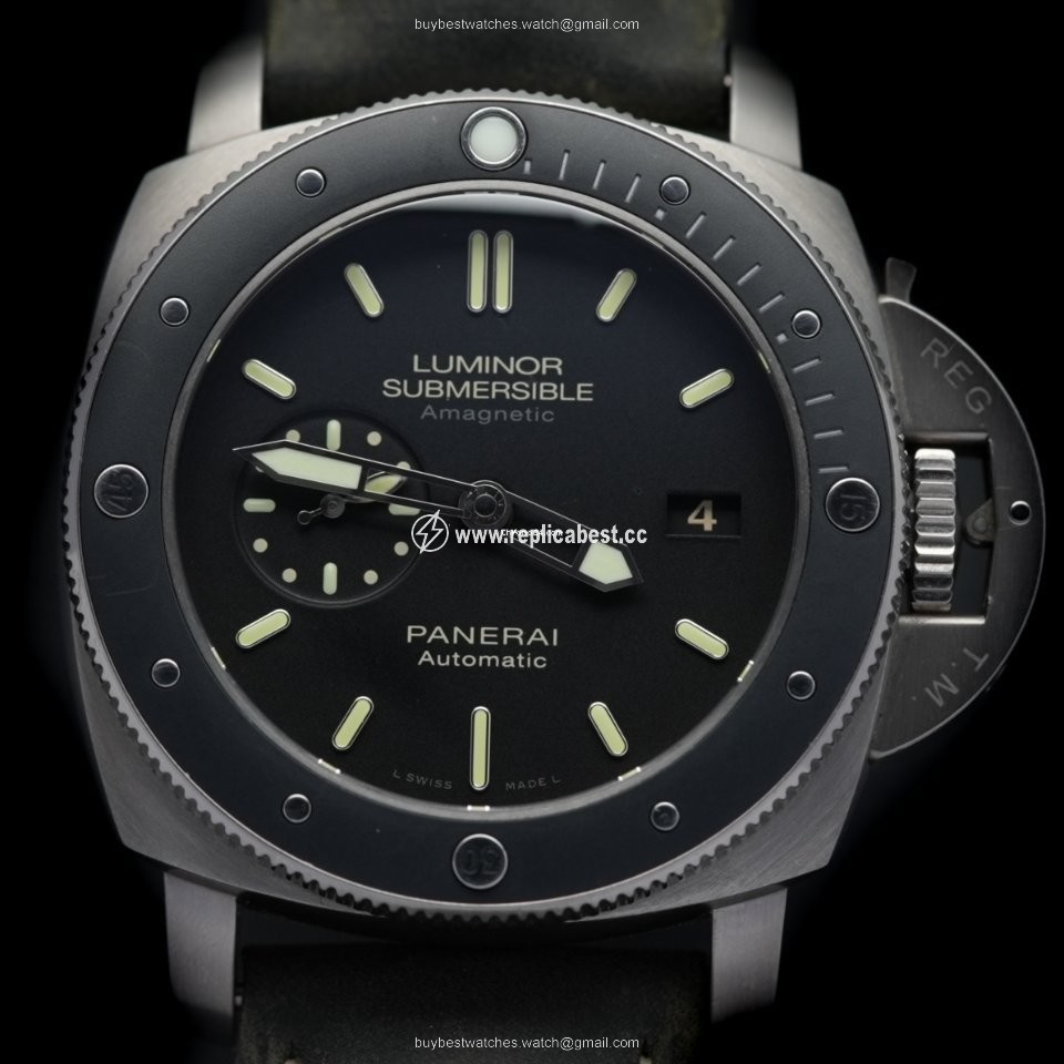 Panerai Luminor Submersible 1950 3 Days Automatic Mens watch Unisex Automatic Titanium PAM 00389