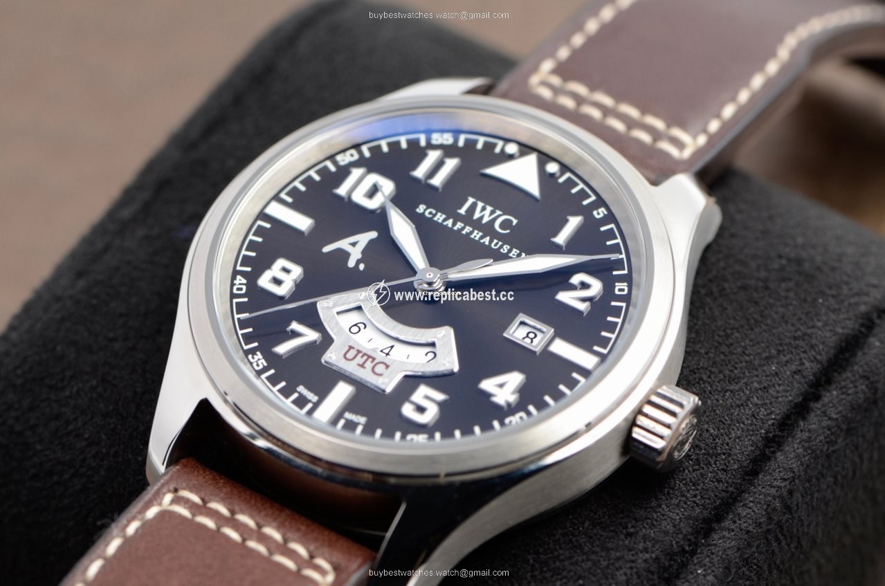 IWC Pilot Mens watch Unisex Automatic White gold IW326102