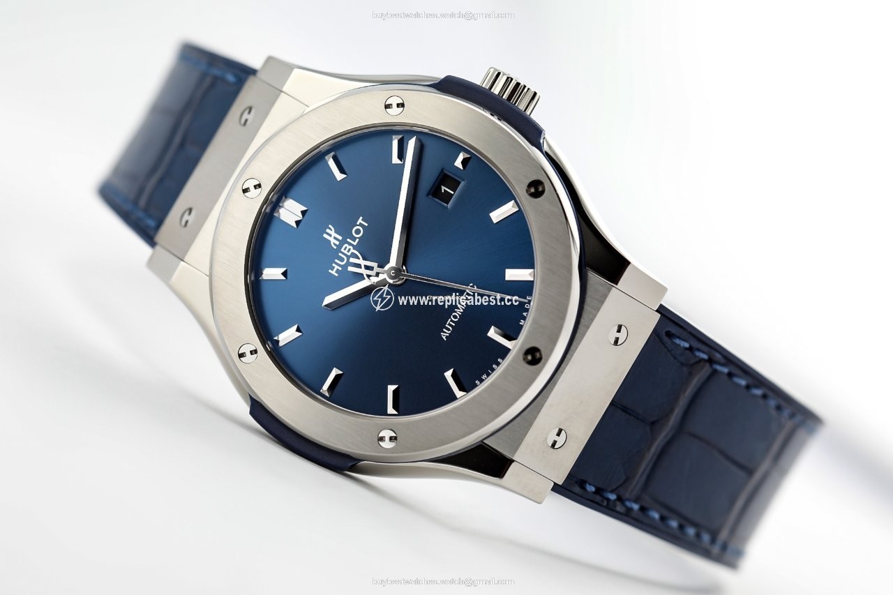 Hublot Classic Fusion Blue Mens watch Unisex Automatic Titanium 565.NX.7170.LR
